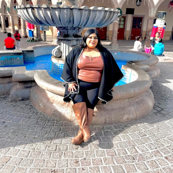 Meet your Posher, Breanna - Picture 1 of 1